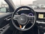 Kia Niro 1.6 GDi Hybrid DynamicLine Trekhaak | Stoelverwarming | Camera | Carplay | 16" Lichtmetaal | Leder/Stof | Adaptieve Cruise | Achteruitrijcamera | Airco (automatisch) | Apple Carplay/Android Auto|telefoonintegratie premium