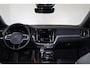 Volvo V60 2.0 T6 Plug-in hybrid AWD Plus Dark - IntelliSafe Assist & Surround - 360º Camera - Harman/Kardon audio - Adaptieve LED koplampen - Verwarmde voorstoelen, stuur - Parkeersensoren voor & achter - Elektr. bedienb. voorstoelen met geheugen - Extra getint glas - Elektr. inklapbare trekhaak - 18' LMV