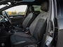 Volkswagen Golf 1.5 TSI 150 PK DSG 3x R-Line Panoramadak Virtual Cockpit LED Camera Keyless Sfeerverlichting Stoelverwarming Navigatie Apple CarPlay Android Auto