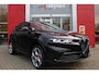 Alfa Romeo Tonale 1.3T PHEV 280PK VELOCE Q4 | PANORAMISCH SCHUIF / KANTELDAK | LEDEREN BEKLEDING | VOORSTOELEN / STUUR VERWARMD | VOORSTOELEN GEVENTILEERD | VOORSTOELEN ELEKTRISCH VERSTELBAAR | DRAADLOOS APPLE CARPLAY / ANDROID AUTO | 360° CAMERA | AUTOMATISCH DIMMENDE BUITENSPIEGELS | 20"INCH LICHTMETALEN VELGEN | ADAPTIVE CRUISE CONTROL | KEYLESS ENTRY / START | ELEKTRISCH BEDIENBARE ACHTERKLEP | DRAADLOZE TELEFOONLADER | AMBIENT LIGHTING | DONKERE HEMELBEKLEDING | SCHAKELFLIPPERS AAN HET STUUR | VERWARMDE RUITENSPROEIERS |