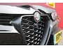 Alfa Romeo Tonale 1.3T PHEV 280PK VELOCE Q4 | PANORAMISCH SCHUIF / KANTELDAK | LEDEREN BEKLEDING | VOORSTOELEN / STUUR VERWARMD | VOORSTOELEN GEVENTILEERD | VOORSTOELEN ELEKTRISCH VERSTELBAAR | DRAADLOOS APPLE CARPLAY / ANDROID AUTO | 360° CAMERA | AUTOMATISCH DIMMENDE BUITENSPIEGELS | 20"INCH LICHTMETALEN VELGEN | ADAPTIVE CRUISE CONTROL | KEYLESS ENTRY / START | ELEKTRISCH BEDIENBARE ACHTERKLEP | DRAADLOZE TELEFOONLADER | AMBIENT LIGHTING | DONKERE HEMELBEKLEDING | SCHAKELFLIPPERS AAN HET STUUR | VERWARMDE RUITENSPROEIERS |
