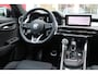 Alfa Romeo Tonale 1.3T PHEV 280PK VELOCE Q4 | PANORAMISCH SCHUIF / KANTELDAK | LEDEREN BEKLEDING | VOORSTOELEN / STUUR VERWARMD | VOORSTOELEN GEVENTILEERD | VOORSTOELEN ELEKTRISCH VERSTELBAAR | DRAADLOOS APPLE CARPLAY / ANDROID AUTO | 360° CAMERA | AUTOMATISCH DIMMENDE BUITENSPIEGELS | 20"INCH LICHTMETALEN VELGEN | ADAPTIVE CRUISE CONTROL | KEYLESS ENTRY / START | ELEKTRISCH BEDIENBARE ACHTERKLEP | DRAADLOZE TELEFOONLADER | AMBIENT LIGHTING | DONKERE HEMELBEKLEDING | SCHAKELFLIPPERS AAN HET STUUR | VERWARMDE RUITENSPROEIERS |