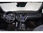 Volvo V60 T4 R-Design - Panorama/schuifdak - IntelliSafe Assist & Surround - Camera achter - DAB+ - Harman/Kardon audio - Adaptieve LED koplampen - Verwarmde voorstoelen, stuur & achterbank - Parkeersensoren voor & achter - Harmon Kardon Audio - Voorruitverwarming - Extra getint glas - Elektr. inklapbare trekhaak - 19' LMV