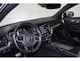 Volvo V60 T4 R-Design - Panorama/schuifdak - IntelliSafe Assist & Surround - Camera achter - DAB+ - Harman/Kardon audio - Adaptieve LED koplampen - Verwarmde voorstoelen, stuur & achterbank - Parkeersensoren voor & achter - Harmon Kardon Audio - Voorruitverwarming - Extra getint glas - Elektr. inklapbare trekhaak - 19' LMV