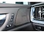Volvo V60 T4 R-Design - Panorama/schuifdak - IntelliSafe Assist & Surround - Camera achter - DAB+ - Harman/Kardon audio - Adaptieve LED koplampen - Verwarmde voorstoelen, stuur & achterbank - Parkeersensoren voor & achter - Harmon Kardon Audio - Voorruitverwarming - Extra getint glas - Elektr. inklapbare trekhaak - 19' LMV