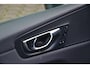 Volvo XC60 2.0 B4 Mild - Hybrid * R-Design * Pano * Trekhaak * Led *