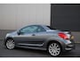Peugeot 207 CC 1.6 VTi /120pk/Féline/Automaat/Leder/JBL/Cruise/Navigatie/17"