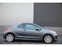 Peugeot 207 CC 1.6 VTi /120pk/Féline/Automaat/Leder/JBL/Cruise/Navigatie/17"