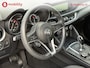 Alfa Romeo Stelvio 2.0 T AWD B-Tech Automaat Trekhaak 2.300kg | Leer | Achteruitrijcamera | Stoel/Stuurwielverwarming | DAB