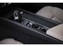 Volvo XC60 2.0 T6 Plug-in hybrid AWD Essential | Facelift | Adaptieve Cruise Control | Trekhaak | Climate | Driver Assist | Getint glas | 22" | Fiscaal 66824 |