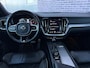 Volvo V60 2.0 T5 R-Design | Trekhaak | Panoramadak | Head-Up Display | Harman / Kardon | CarPlay | 19" | Styling Kit | Stoelverwarming |