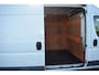 Peugeot Boxer 330 2.0 BlueHDI L2H2 Premium Pack