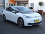 Volkswagen ID.3 First Plus 58 kWh Navigatie, automatische airco, parkeersensoren, achteruitrijcamera, afneembare trekhaak, cruise controle, wifi, SoH 92 %,  ENZ.