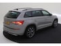 Skoda Kodiaq 1.5 TSI Sportline 7-persoons Automaat | Panoramadak | Steel Grey | 20 inch lichtmetalen velgen | LED verlichting | Stoelverwarming | Trekhaak uitklapbaar | Achteruitrijcamera | Parkeersensoren voor en achter