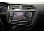 Volkswagen Tiguan 1.4 TSI R-line Automaat | Panoramadak | LED verlichting adaptief | Stoelverwarming | Ergo stoel | Spiegels inklapbaar | Achteruitrijcamera | Parkeersensoren voor en achter