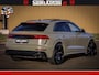 Audi RS Q8 RSQ8 600PK 4.0 TFSI | MATT OLIVE GREEN | QUATTRO | MEGA VOLLE RSQ8 | BANG & OLUFSEN | HUD | 4 WIELBESTURING | 23 INCH AUDI SPORT WHEELS | RS BEKLEDING ZWART | PANO | SOFTCLOSE | De Lamborghini Urus en Audi RS Q8 zijn beide supersnelle SUV's met dezelfde basis (4.0L V8 twin-turbo motor van de VW Group)