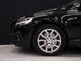 Volvo V40 Cross Country 1.5 T3 Polar+ Luxury [TREKHAAK, PANORAMADAK, KEYLESS ENTRY, CAMERA, VOL LEDER, STOELVERWARMING, NIEUWSTAAT]