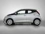 Toyota Aygo 1.0 VVT-i x-play | 1e Eigenaar | NIEUW GELEVERD & ONDERHOUDEN | Apple Carplay / Android Auto | PDC achter | MS RES