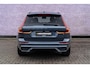 Volvo XC60 T6 Plug-in hybrid AWD Plus Black Edition | Long Range | Google | Panoramadak | 360 Camera | Head-Up Display | Luchtvering | Harman Kardon Audio | 22" lichtmetalen velgen | Elek. Stoelen | Getint Glas | Keyless Entry | Adaptive Cruise Control | Memory | Dodehoekdetectie | Zitverlenging | Elek. Achterklep | Premium Pakket | Volvo On Call