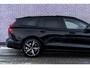 Volvo V60 T8 Plug-in hybrid AWD Plus Perform. Ed. Dark | Long Range | Google | Panormadak | Getint Glas | Elek. Achterklep | Harman Kardon Audio | Elektrische Stoelverstelling | Keyless Entry | Adaptive Cruise Control | Sportstoelen | Stoel-/Stuurverwarming | Getint Glas | 19" LM