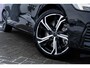 Volvo V60 T8 Plug-in hybrid AWD Plus Perform. Ed. Dark | Long Range | Google | Panormadak | Getint Glas | Elek. Achterklep | Harman Kardon Audio | Elektrische Stoelverstelling | Keyless Entry | Adaptive Cruise Control | Sportstoelen | Stoel-/Stuurverwarming | Getint Glas | 19" LM