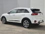Kia Niro 1.6 GDi Hybrid DynamicPlusLine Automaat / Apple Carplay & Android Auto / Stuur & Stoelverwarming / Adaptieve Cruise Control  / Achteruitrijcamera / Climate Control / Parkeersensoren Voor & Achter / Lichtmetalen Velgen / Navigatie / JBL Audio /