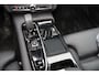Volvo S90 T8 AWD Ultra Bright - Schuif/kanteldak - IntelliSafe Assist & Surround - 360º Camera - Bowers & Wilkins audio - Adaptieve LED koplampen - Verwarmde voorstoelen, stuur & achterbank - Parkeersensoren voor & achter - Elektr. bedienb. voorstoelen met geheugen - Extra getint glas - 19' LMV