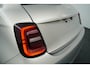 Fiat 500 118pk Giorgio Armani Edition 42 kWh Private lease nu vanaf €399,- 72 mnd 5.000km/jr  Van €41.490.- Voor €37.490.-| Parkeer Camera | Adapt. Cruise | Keyless | Panoramadak | Stoelverwarming
