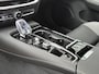 Volvo V60 2.0 T8 Plug-in hybrid AWD Plus Perform. Ed. Dark | 19" 5-triplespaaks Glossy Black Diamond Cut | Extra getint glas achter | Panoramisch schuif/kantel dak | Lederen bekleding
