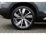 Volvo XC40 Recharge P8 AWD R-Design Adaptieve Cruise Control, Pilot Assist, Harman/Kardon Audiosysteem, Dodehoekherkenning, Panoramisch schuif-/kanteldak, Trekhaak Semi-Elektrisch, Warmtepomp, Styling Kit, 20" Lichtmetalen velgen, Stoelverwarming, Stuurwielverwarming,