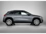 Mercedes-Benz GLA 200 Luxury Line | Night pack | Panorama schuif/kanteldak | Trekhaak | MultiBeam Led lights | Sfeerverlichting | Memory Electr.Seats || Inclusief 24 maanden Mercedes-Benz Certified garantie voor Europa.