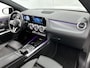 Mercedes-Benz GLA 200 Luxury Line | Night pack | Panorama schuif/kanteldak | Trekhaak | MultiBeam Led lights | Sfeerverlichting | Memory Electr.Seats || Inclusief 24 maanden Mercedes-Benz Certified garantie voor Europa.