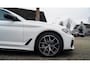 BMW 5-Serie 545e xDrive Business Edition Plus | M-pakket | BTW | Panorama | Bowers&Wilkins | Sfeerverlichting | M-performance |