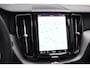 Volvo XC60 T6 350PK Automaat Plug-in Hybrid AWD Plus Dark / Navigatie / 360 Camera / Adaptieve Cruise Control / Stuur & Stoelverwarming / Elektr. Achterklep / Schuifdak / Trekhaak