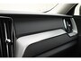 Volvo XC60 T6 350PK Automaat Plug-in Hybrid AWD Plus Dark / Navigatie / 360 Camera / Adaptieve Cruise Control / Stuur & Stoelverwarming / Elektr. Achterklep / Schuifdak / Trekhaak