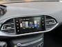 Peugeot 308 1.2 PureTech Style | Handel / Export | Glazen Panoramadak | Cruise Control | Parkeersensoren | Achteruitrijcamera | Navigatie | Bluetooth | 16" Lichtmetaal |