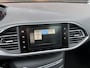Peugeot 308 1.2 PureTech Style | Handel / Export | Glazen Panoramadak | Cruise Control | Parkeersensoren | Achteruitrijcamera | Navigatie | Bluetooth | 16" Lichtmetaal |