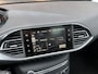 Peugeot 308 1.2 PureTech Style | Handel / Export | Glazen Panoramadak | Cruise Control | Parkeersensoren | Achteruitrijcamera | Navigatie | Bluetooth | 16" Lichtmetaal |