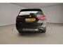 BMW X3 xDrive20i Panoramadak / Trekhaak / Sportstoelen / Park -assist / LED / Harman-Kardon / Head-up / Alu wielen 19 inch