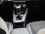 Renault Captur TCe 100pk Intens | Apple Carplay/Android Auto | Parkeersensoren | Climate Control | Cruise Control | Lichtmetalen Velgen |