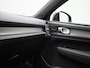 Volvo XC40 Recharge P8 AWD R-Design | Panoramadak | Half-Leder | Navigatie | Camera | Climate Control | Stoel- Stuurverwarming | Lichtmetalen Velgen |