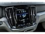 Volvo V60 Plug-in Hybrid T6 AWD Inscription Expression | Lederen bekleding | Panoramadak | Stoel- en stuurwielverwarming | Adaptive cruise control | Dode hoek detectie BLIS | 19 inch velgen | Elektrische stoelverstelling | Gelamineerde zijruiten |