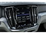 Volvo V60 Plug-in Hybrid T6 AWD Inscription Expression | Lederen bekleding | Panoramadak | Stoel- en stuurwielverwarming | Adaptive cruise control | Dode hoek detectie BLIS | 19 inch velgen | Elektrische stoelverstelling | Gelamineerde zijruiten |
