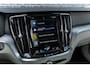 Volvo V60 Plug-in Hybrid T6 AWD Inscription Expression | Lederen bekleding | Panoramadak | Stoel- en stuurwielverwarming | Adaptive cruise control | Dode hoek detectie BLIS | 19 inch velgen | Elektrische stoelverstelling | Gelamineerde zijruiten |