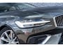 Volvo V60 Plug-in Hybrid T6 AWD Inscription Expression | Lederen bekleding | Panoramadak | Stoel- en stuurwielverwarming | Adaptive cruise control | Dode hoek detectie BLIS | 19 inch velgen | Elektrische stoelverstelling | Gelamineerde zijruiten |