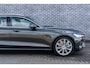 Volvo V60 Plug-in Hybrid T6 AWD Inscription Expression | Lederen bekleding | Panoramadak | Stoel- en stuurwielverwarming | Adaptive cruise control | Dode hoek detectie BLIS | 19 inch velgen | Elektrische stoelverstelling | Gelamineerde zijruiten |