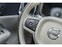 Volvo V60 Plug-in Hybrid T6 AWD Inscription Expression | Lederen bekleding | Panoramadak | Stoel- en stuurwielverwarming | Adaptive cruise control | Dode hoek detectie BLIS | 19 inch velgen | Elektrische stoelverstelling | Gelamineerde zijruiten |