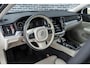 Volvo V60 Plug-in Hybrid T6 AWD Inscription Expression | Lederen bekleding | Panoramadak | Stoel- en stuurwielverwarming | Adaptive cruise control | Dode hoek detectie BLIS | 19 inch velgen | Elektrische stoelverstelling | Gelamineerde zijruiten |