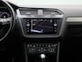 Volkswagen Tiguan Allspace 1.5 TSI Comfortline Business 7-Persoons | Automaat | Trekhaak | Apple Carplay/Android Auto | Panoramadak | Climate Control | Parkeersensoren | Lichtmetalen Velgen |