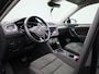 Volkswagen Tiguan Allspace 1.5 TSI Comfortline Business 7-Persoons | Automaat | Trekhaak | Apple Carplay/Android Auto | Panoramadak | Climate Control | Parkeersensoren | Lichtmetalen Velgen |